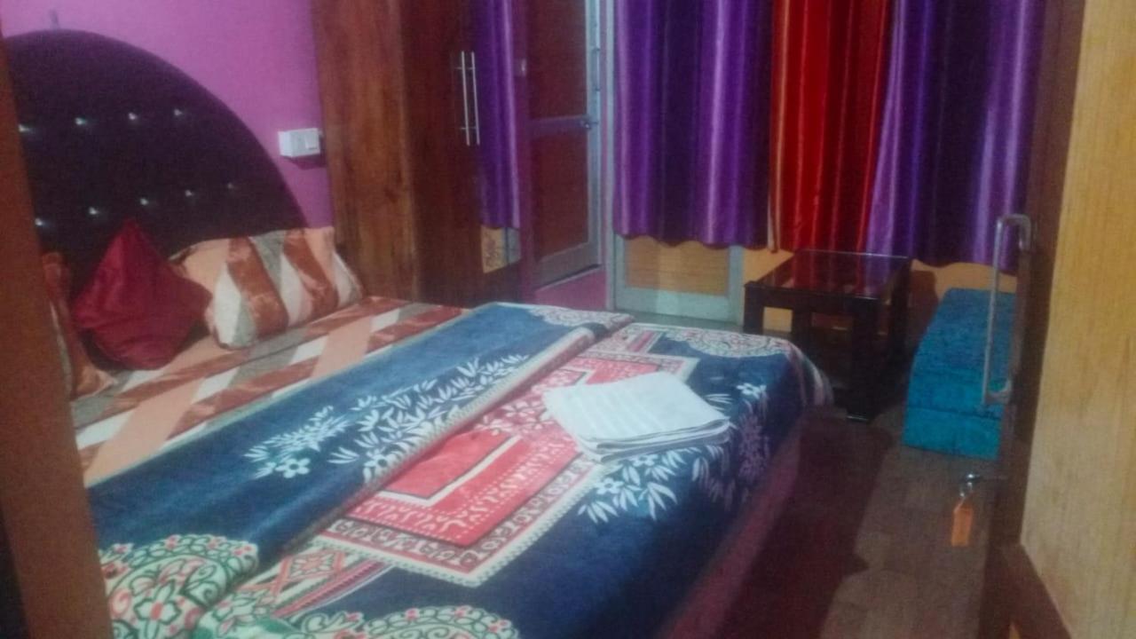 Hotel Antarctica &Pine N Dine Blues Cafe Манали Экстерьер фото