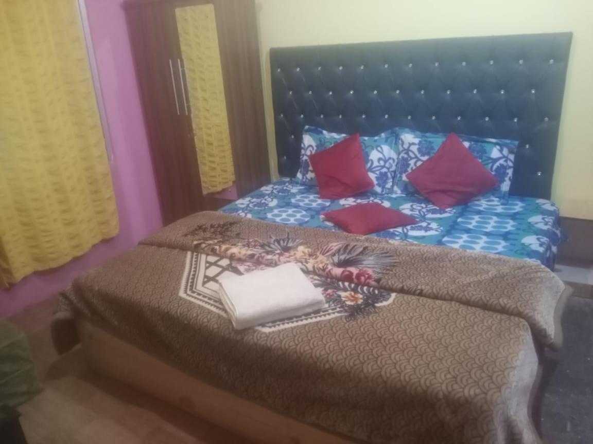 Hotel Antarctica &Pine N Dine Blues Cafe Манали Экстерьер фото